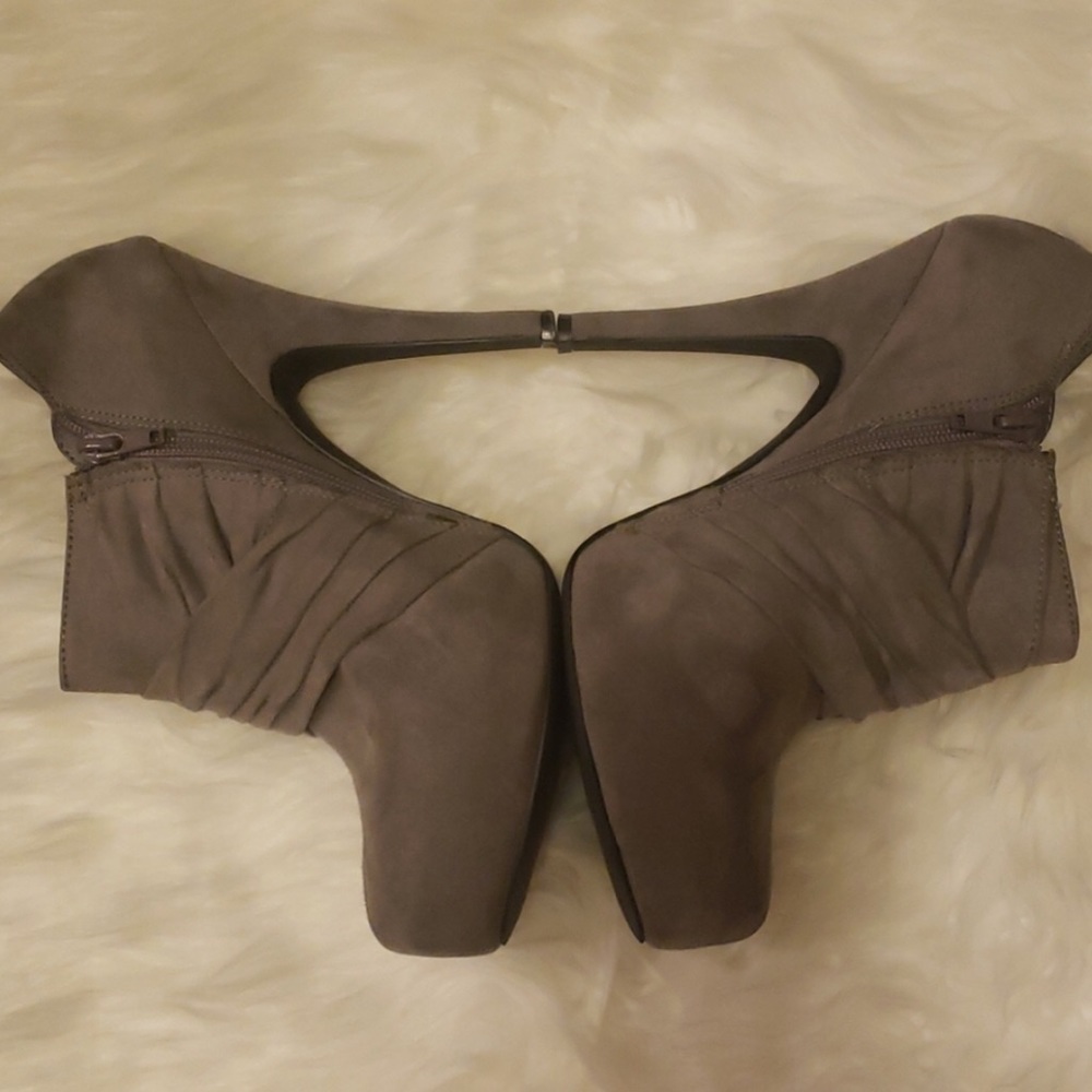 GUESS BOOTIES - Picture 5 of 9